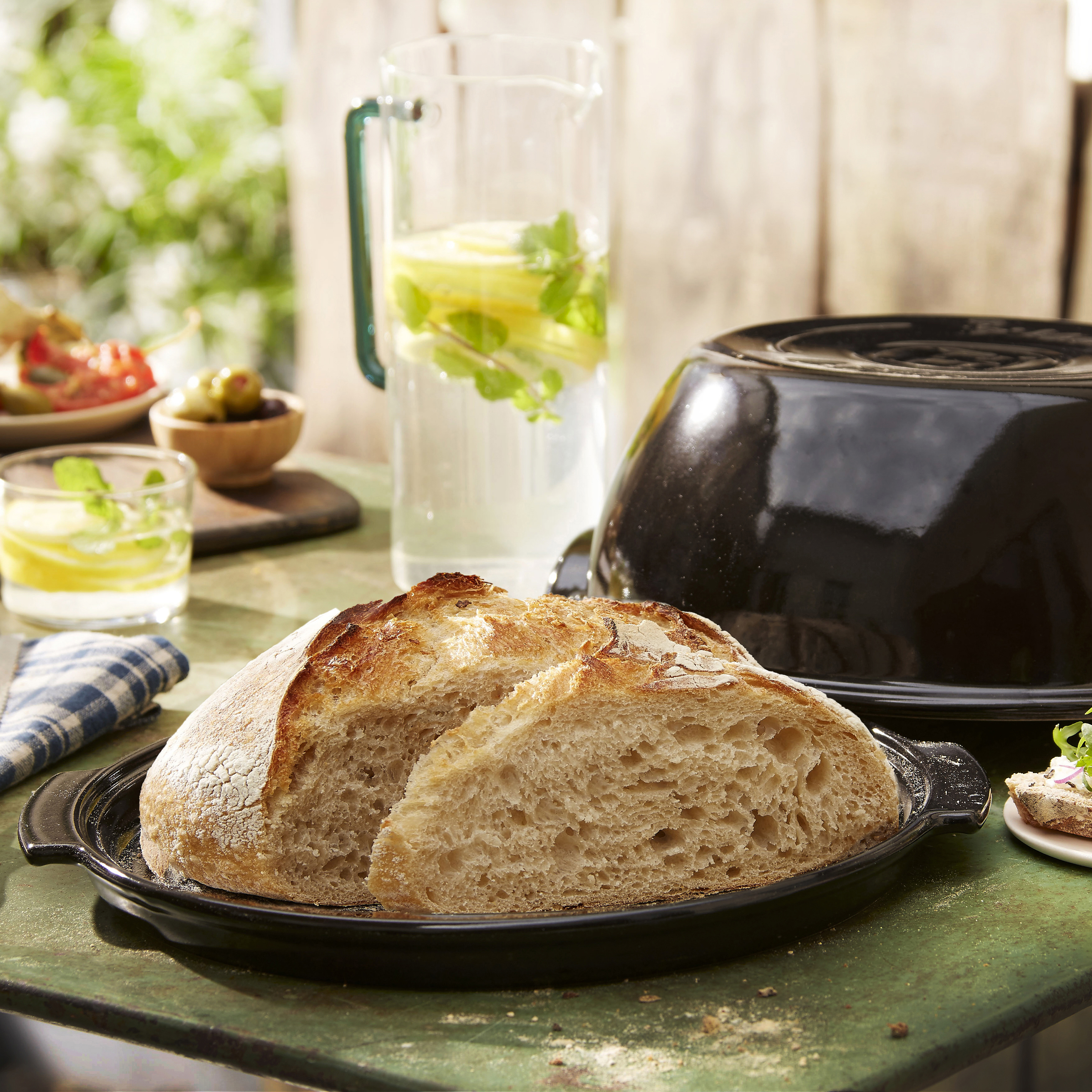 Round Bread Baker